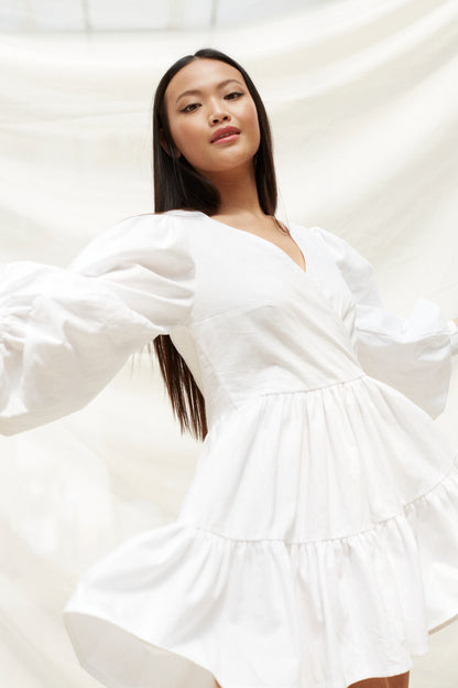 Lněné bílé řasené šaty - předobjednávka