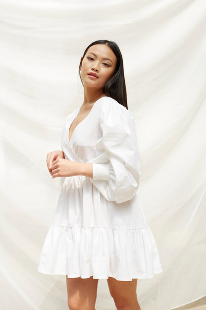 Lněné bílé řasené šaty - předobjednávka