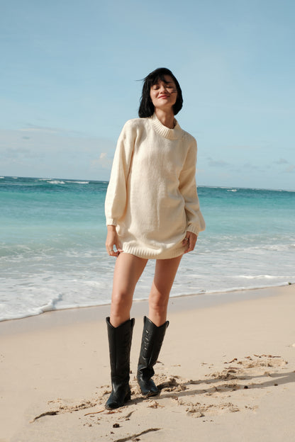 Mohérový dlouhý svetr bílý