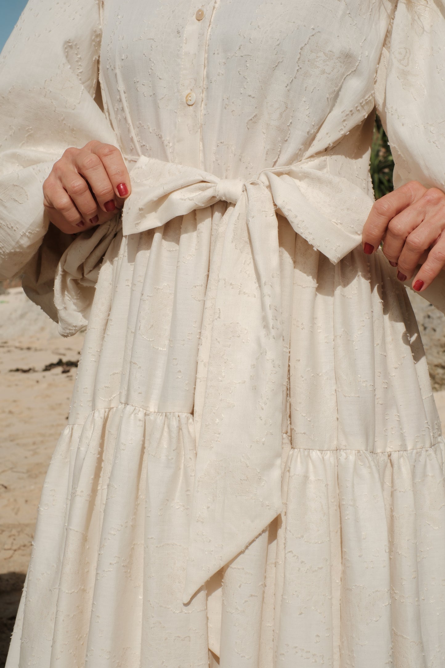 Žakárové šaty řasené dlouhé