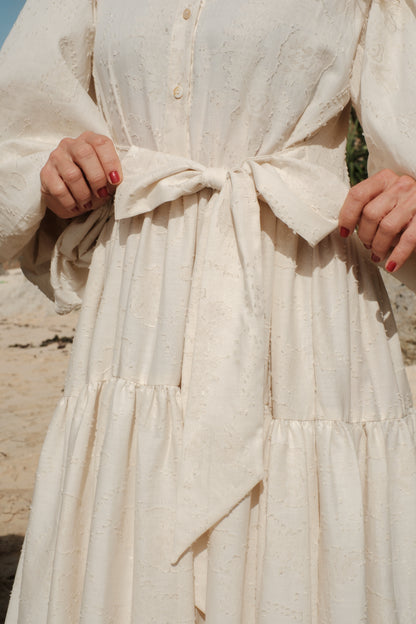 Žakárové šaty řasené dlouhé