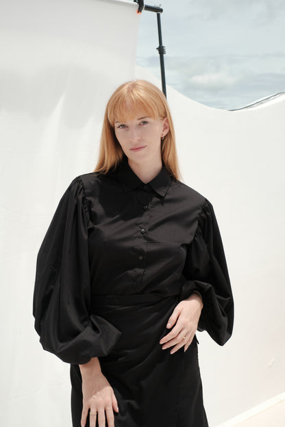 Košile s řasenými rukávy černá